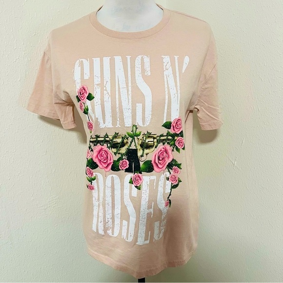 GUNS N’ ROSES Women’s Floral Short Sleeve Graphic T-Shirt Medium Color Blush - Picture 2 of 5